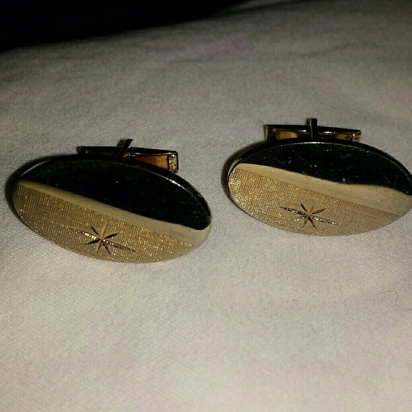 A pair of Cuff Links - Picture 1 of 1